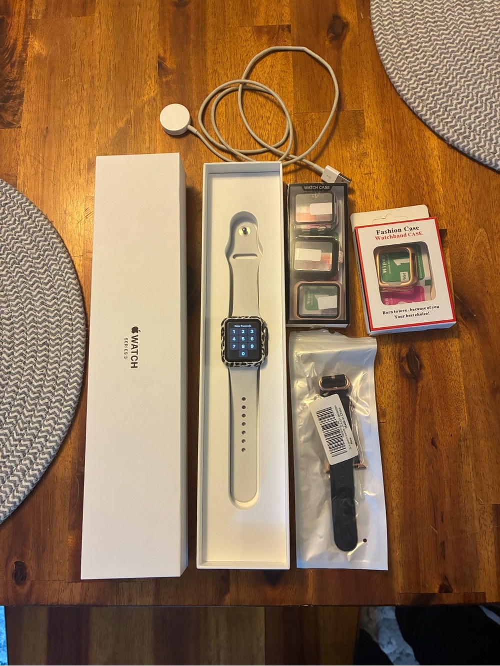 Apple Watch Series 3 with White Sport Band and Silver Case. GPS.